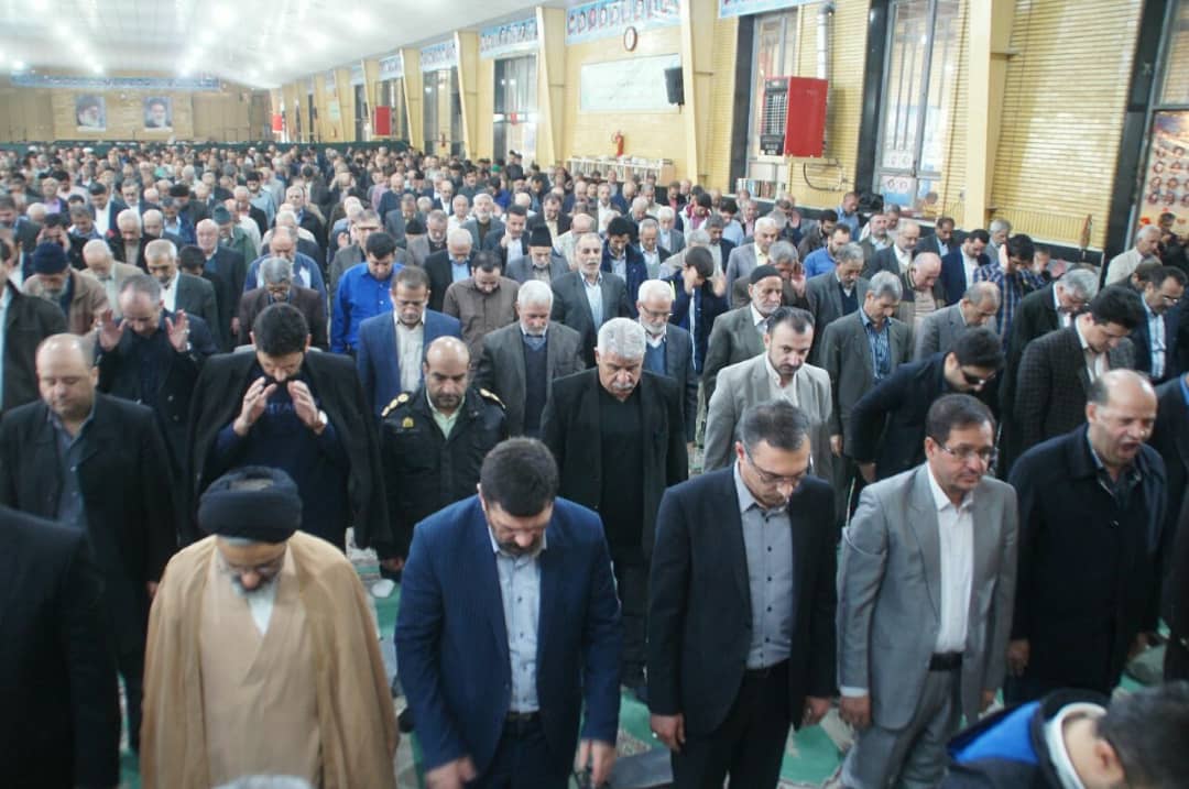 حضور مسئولان استانی و شهرستانی در نماز جمعه فردیس + تصاویر